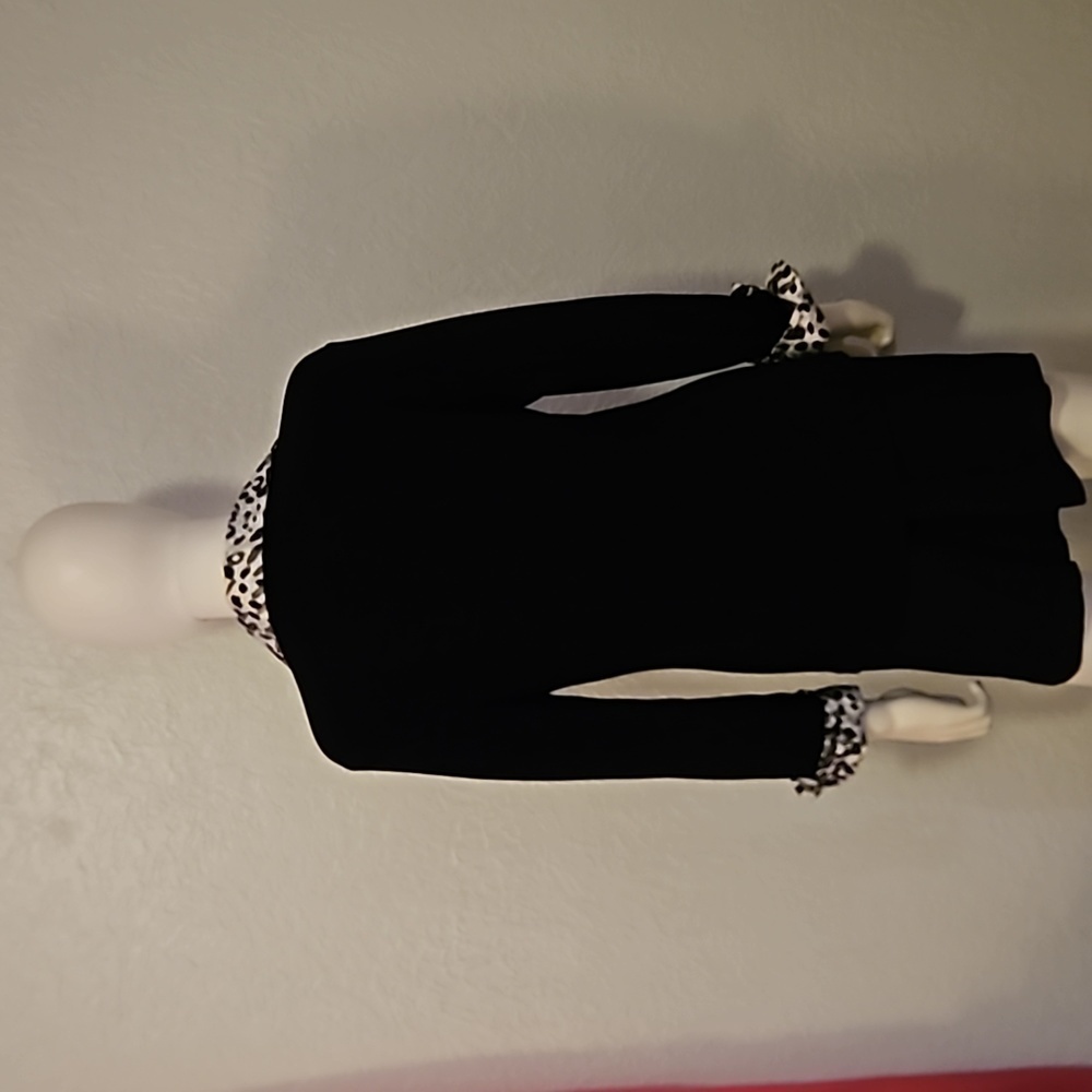 Chico's Monochrome Leopard Print Split Neck Brace… - image 6